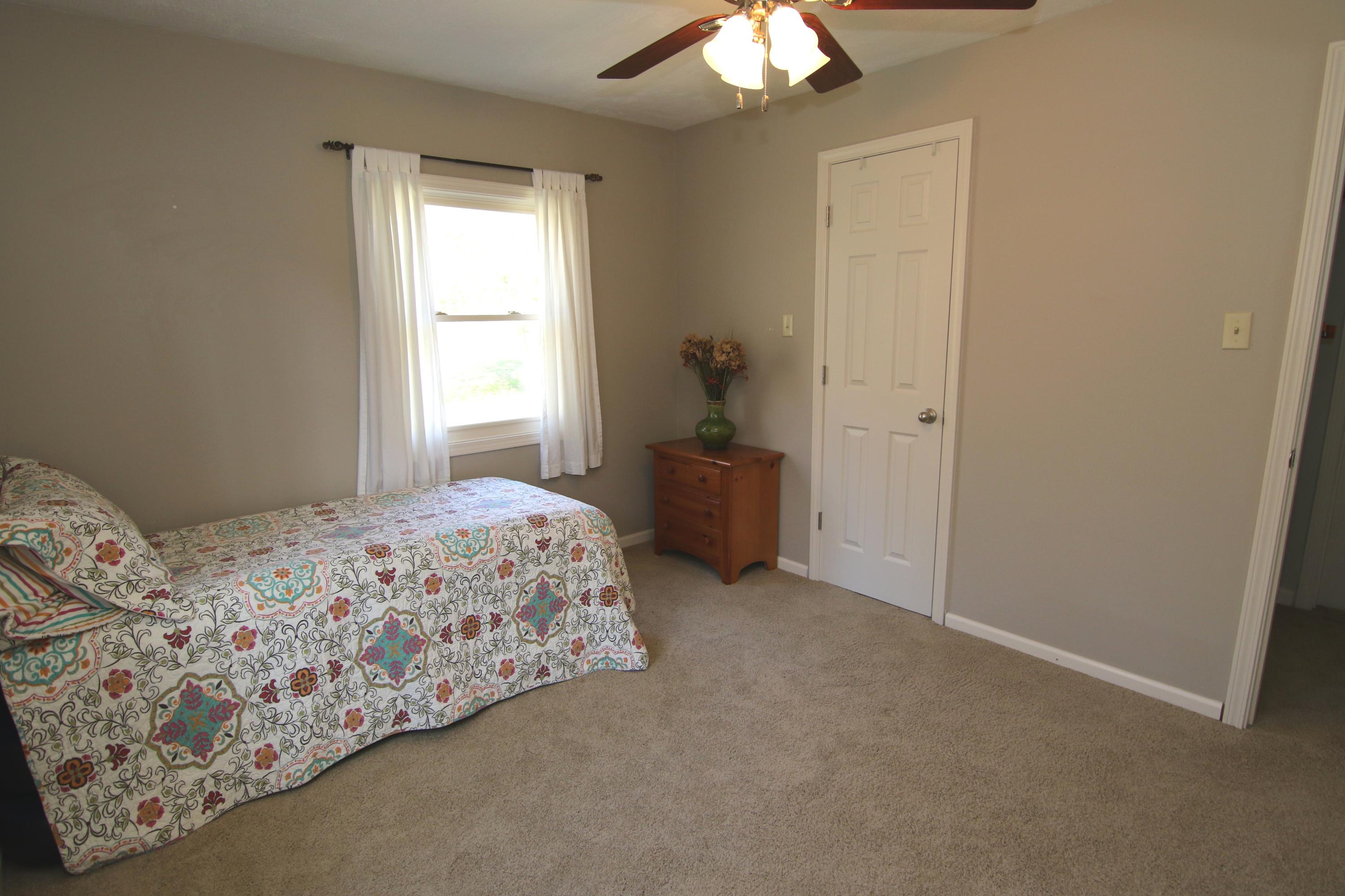 213 Green Road Knoxville, TN 37920 - Photo 25 of 33 Guest B