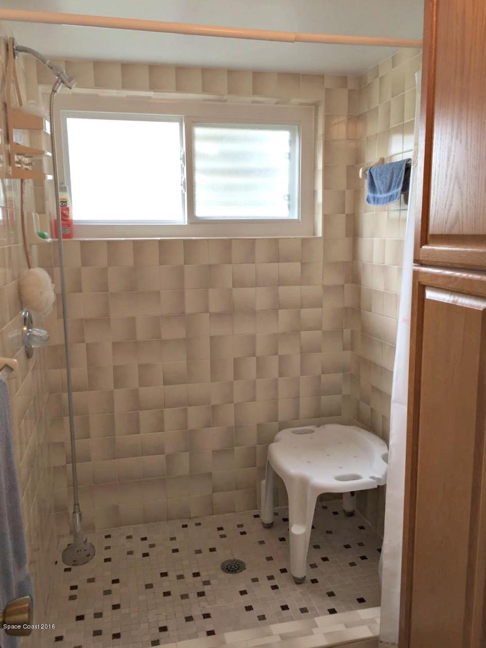 357 Myrtlewood Road Melbourne, FL 32940 - Photo 11 of 17 Epler master shower