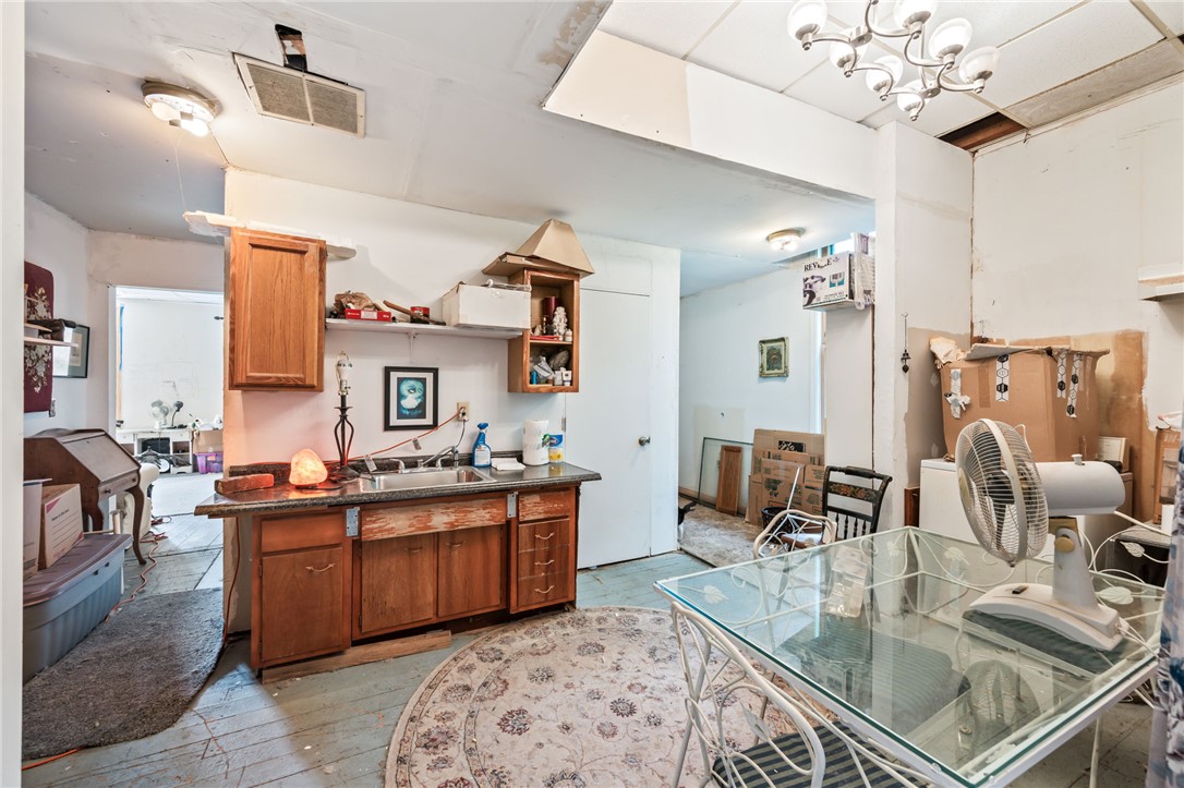 928 East High Street Springfield, OH 45505 - Photo 20 of 39