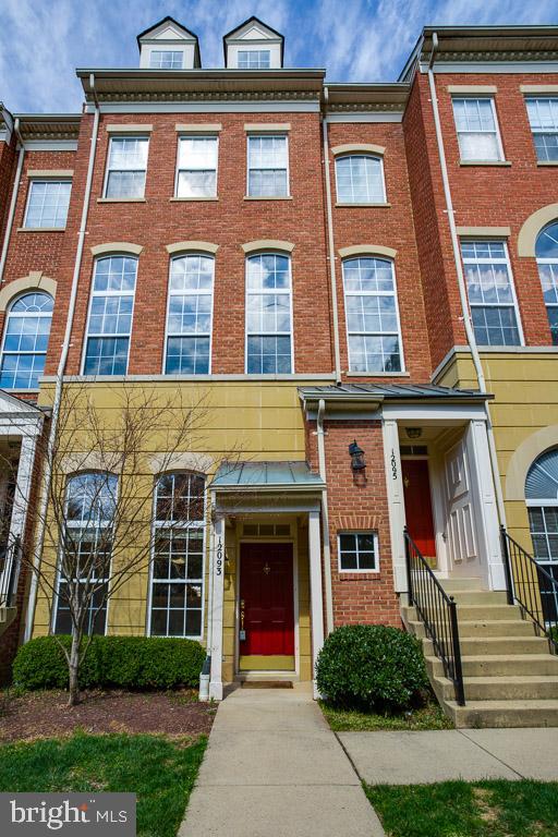 12093 Trumbull Way, Unit 20931 Reston, VA 20190 - Photo 2 of 32 Gallery Image 2