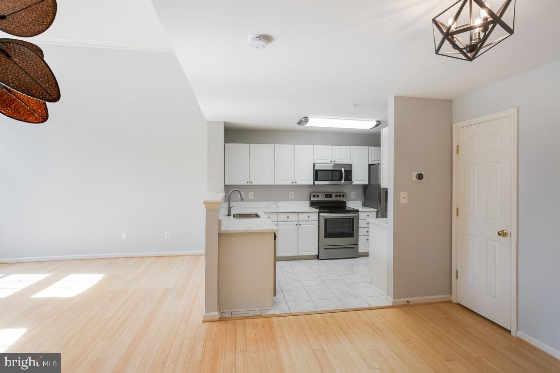 12093 Trumbull Way, Unit 20931 Reston, VA 20190 - Photo 12 of 32 Gallery Image 12