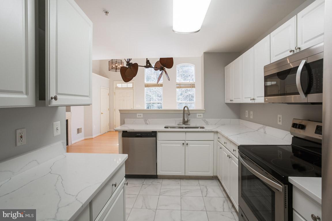 12093 Trumbull Way, Unit 20931 Reston, VA 20190 - Photo 16 of 32 Gallery Image 16
