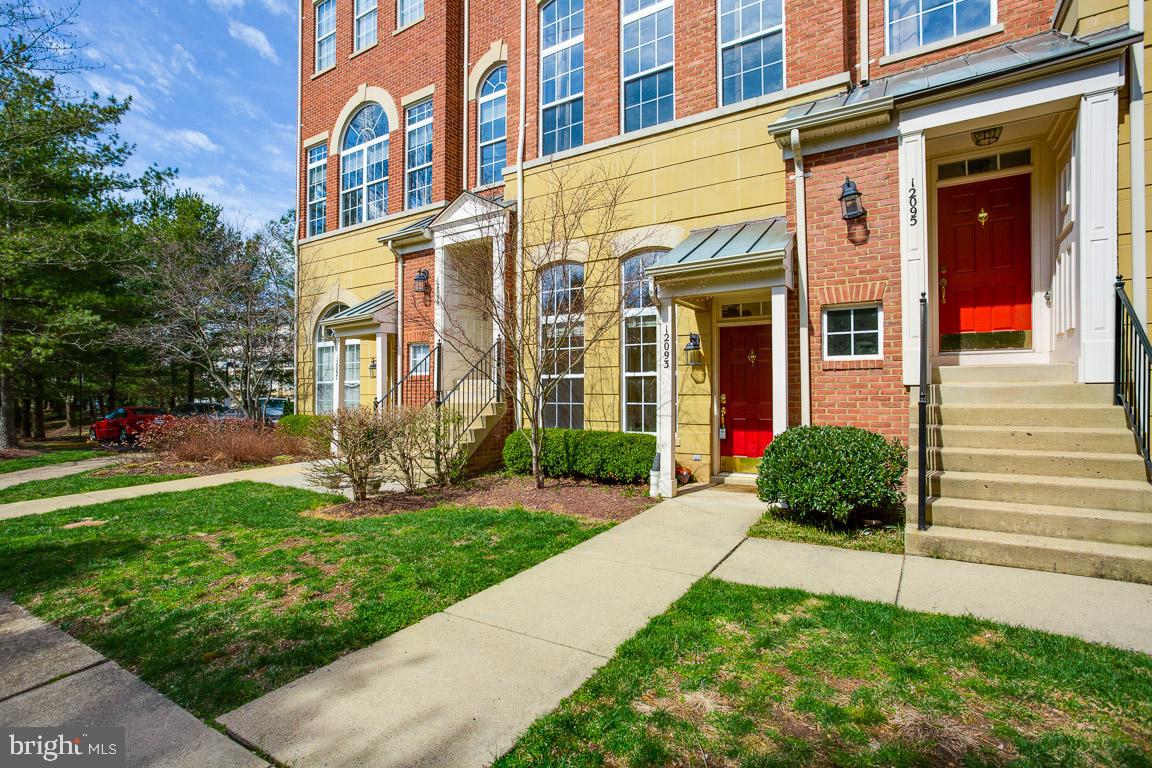 12093 Trumbull Way, Unit 20931 Reston, VA 20190 - Photo 32 of 32 Private, and tree facing