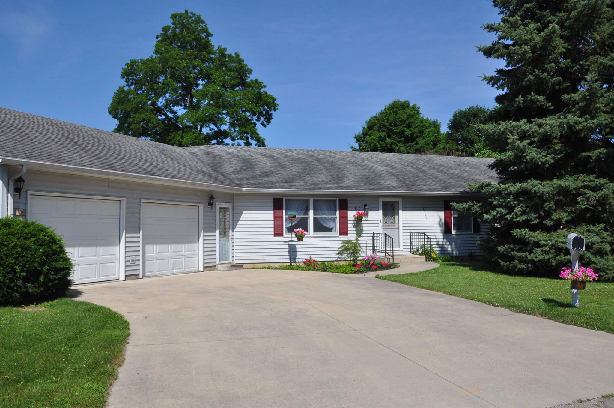 410 4th Street Howe, IN 46746 - Photo 1 of 26 Gallery Image 1