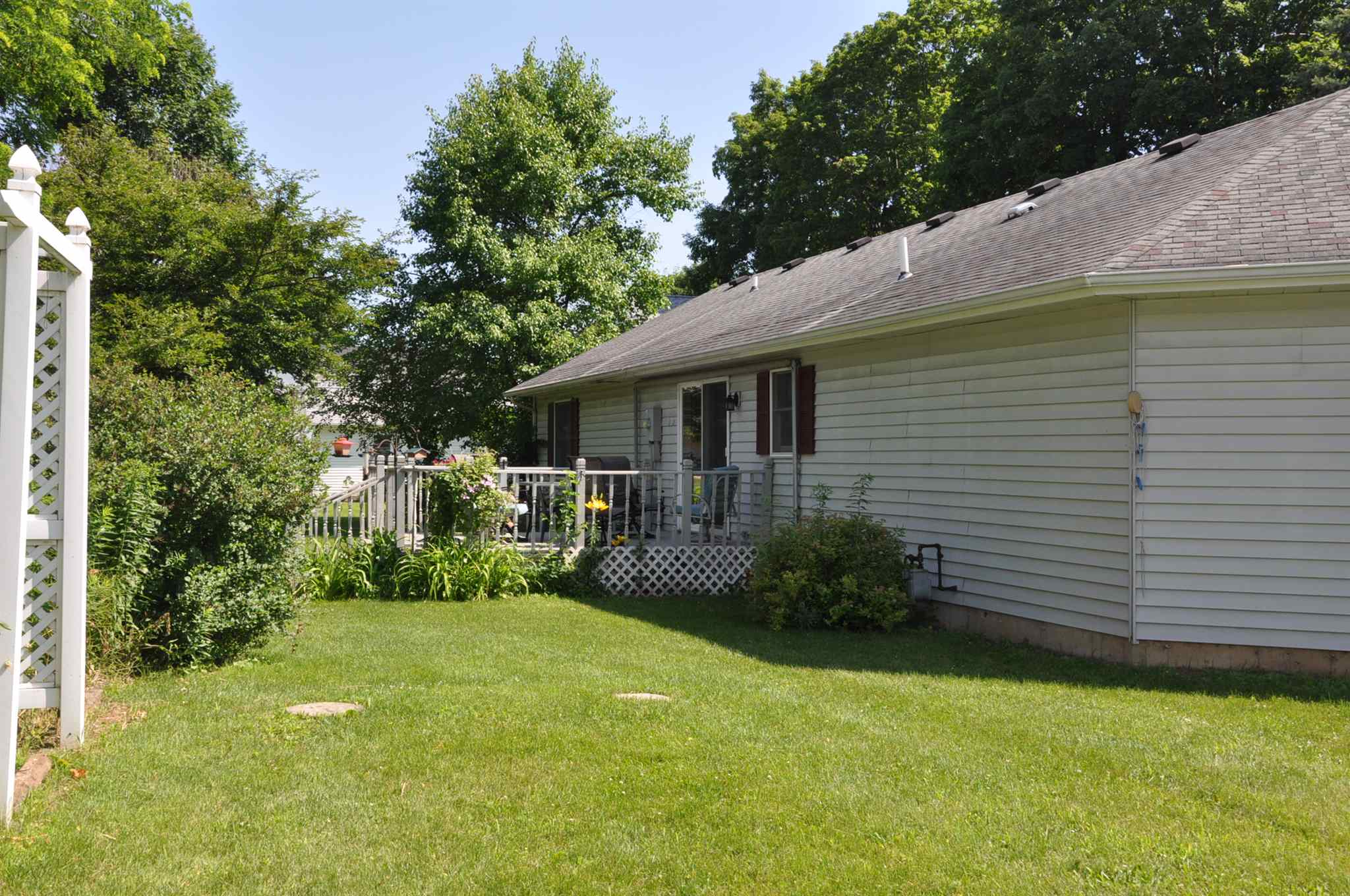 410 4th Street Howe, IN 46746 - Photo 4 of 26 Gallery Image 4