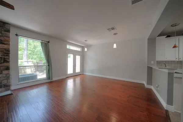 $2,400 | 23 Endor Forest Place, The Woodlands, TX 77382