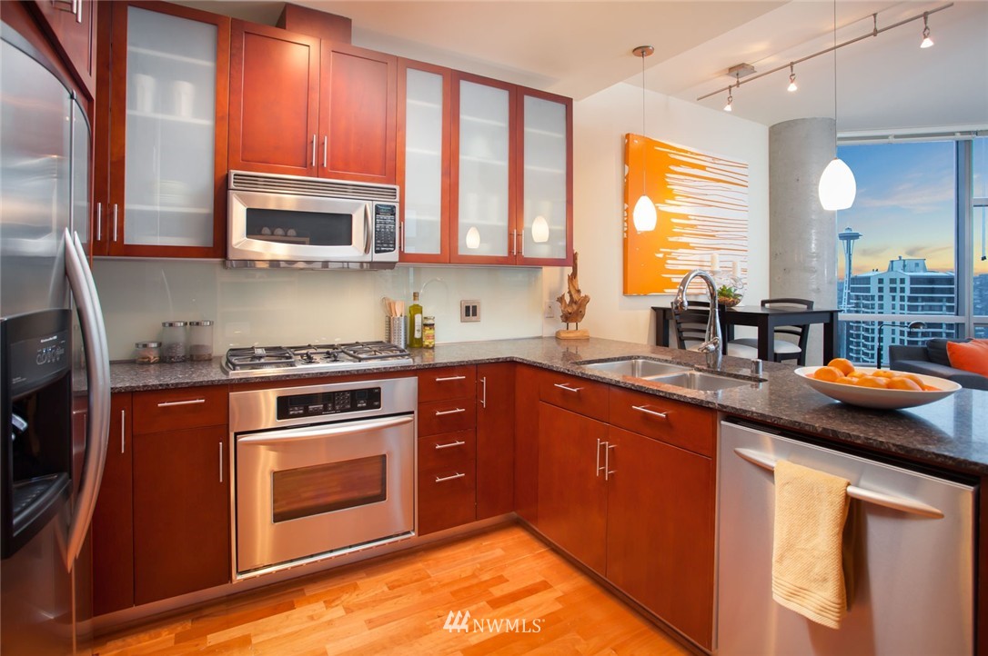 2033 2nd Avenue, Unit 2004 Seattle, WA 98121 - Photo 7 of 24