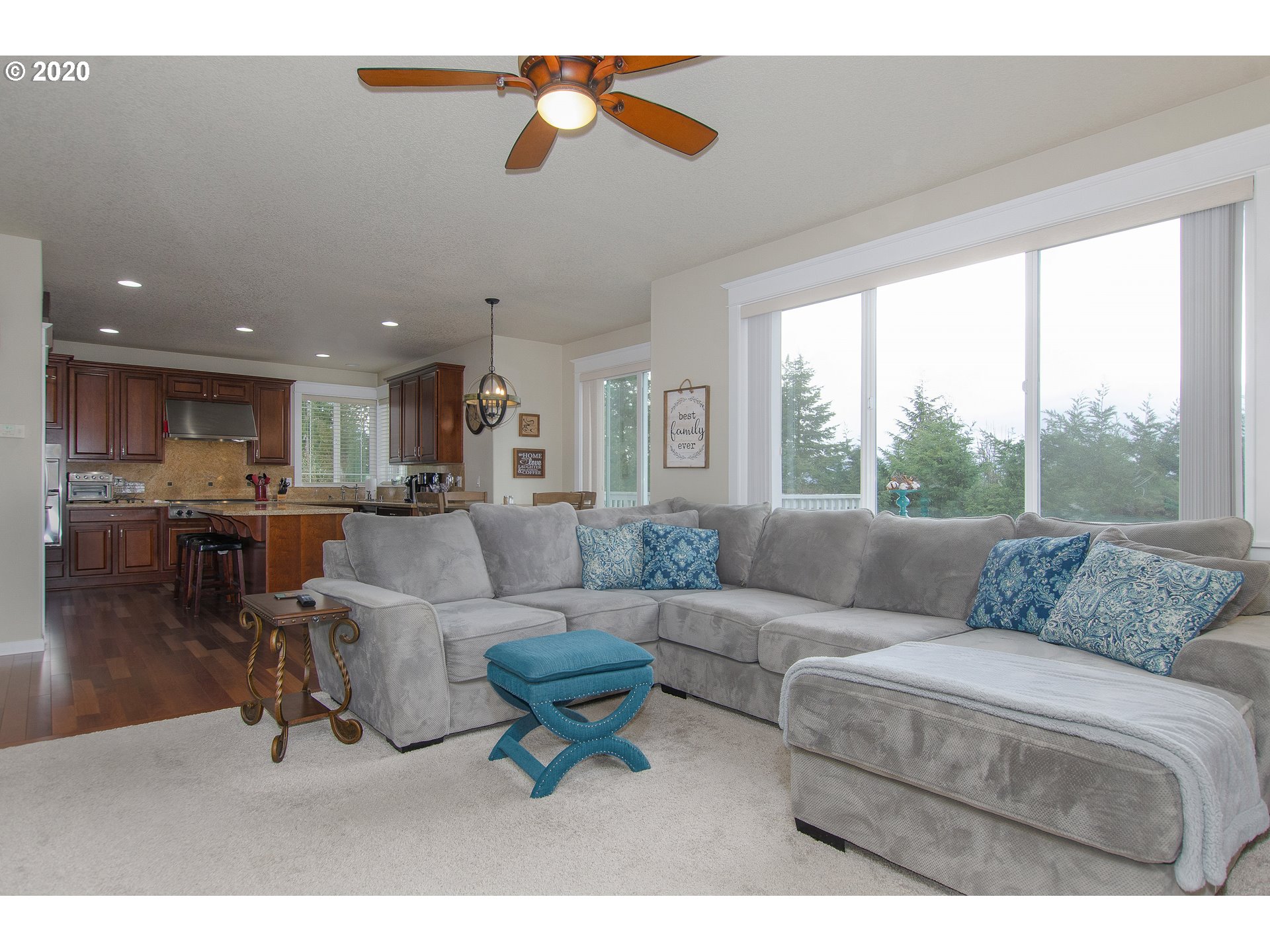 2700 Northeast 161st Street Ridgefield, WA 98642 - Photo 11 of 32 Kitchen/Family Room