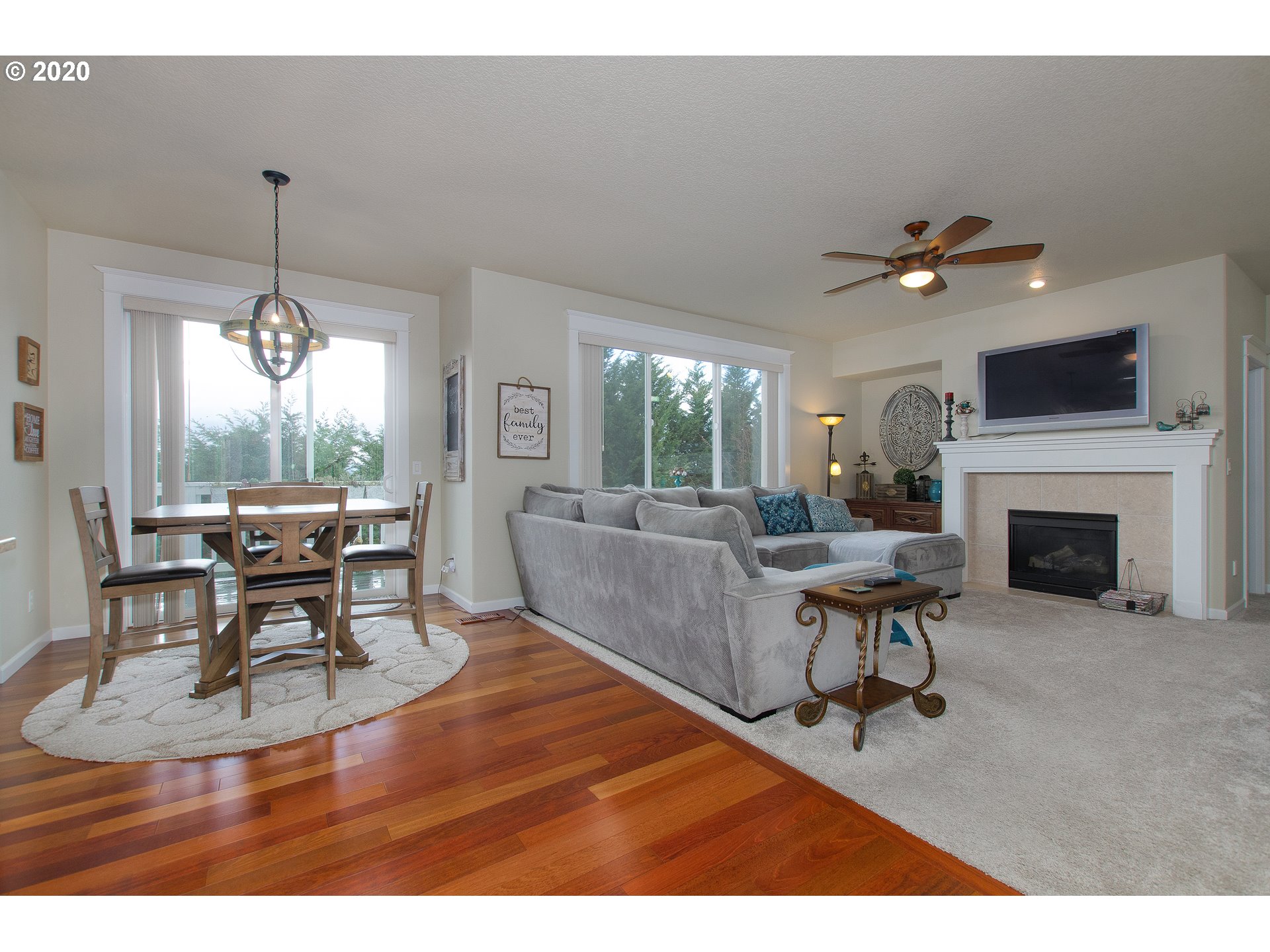 2700 Northeast 161st Street Ridgefield, WA 98642 - Photo 12 of 32 Kitchen/Family Room