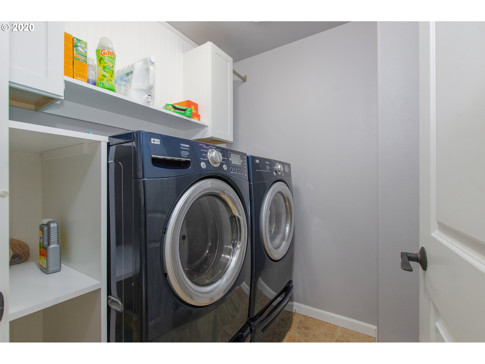 2700 Northeast 161st Street Ridgefield, WA 98642 - Photo 17 of 32 Laundry