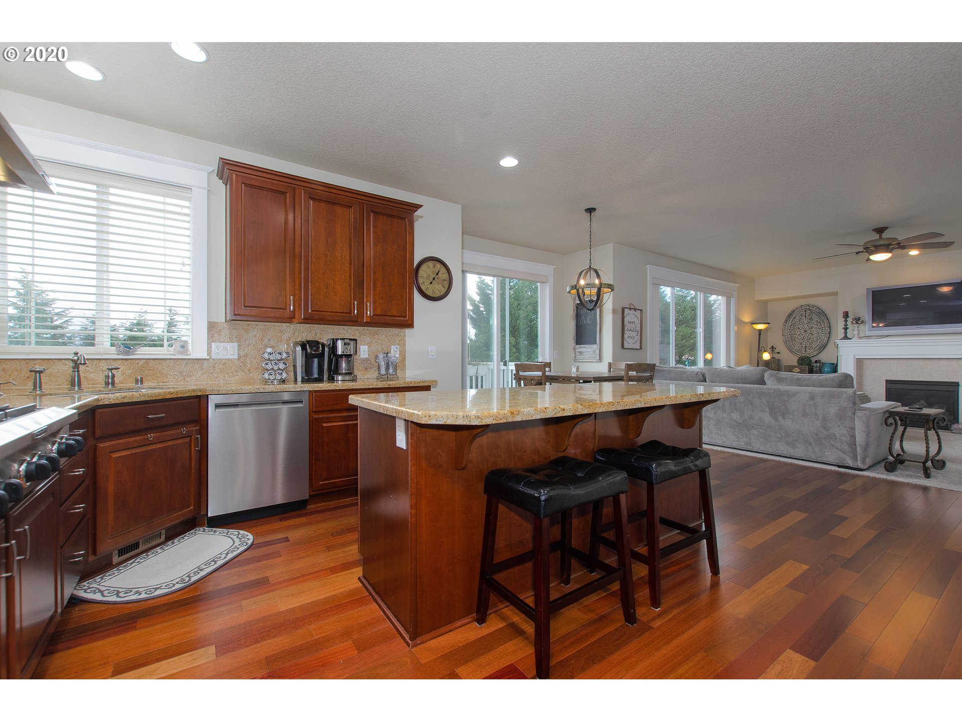 2700 Northeast 161st Street Ridgefield, WA 98642 - Photo 10 of 32 Kitchen/Family Room