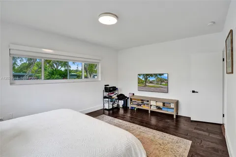 $1,295,000 | 18641 Northeast 21st Avenue, Miami, FL 33179
