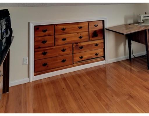 108 Lyons Street Springfield, MA 01151 - Photo 16 of 27