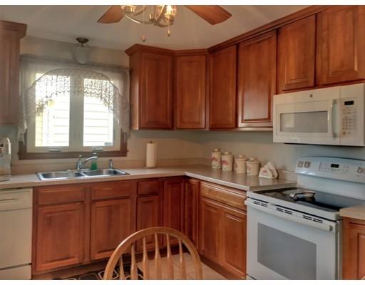 108 Lyons Street Springfield, MA 01151 - Photo 10 of 27