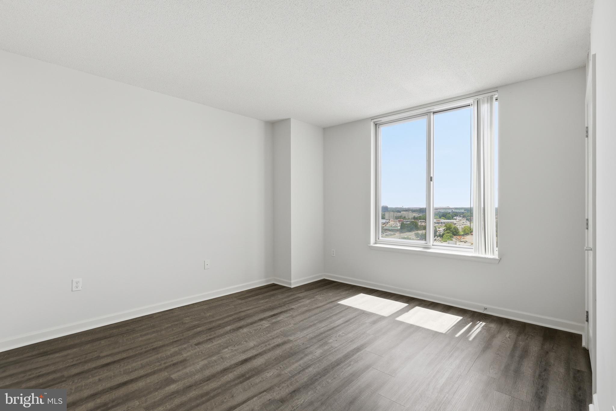 2726 Gallows Road, Unit 1309 Vienna, VA 22180 - Photo 17 of 43 Gallery Image 17