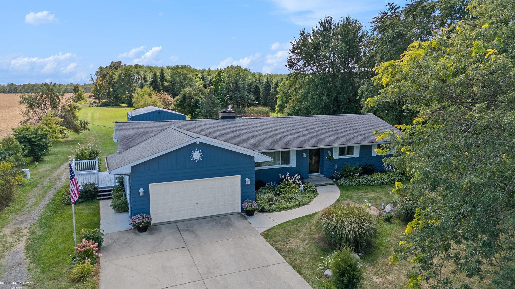 21550 Irwin Road Armada, MI 48005 - Photo 2 of 30