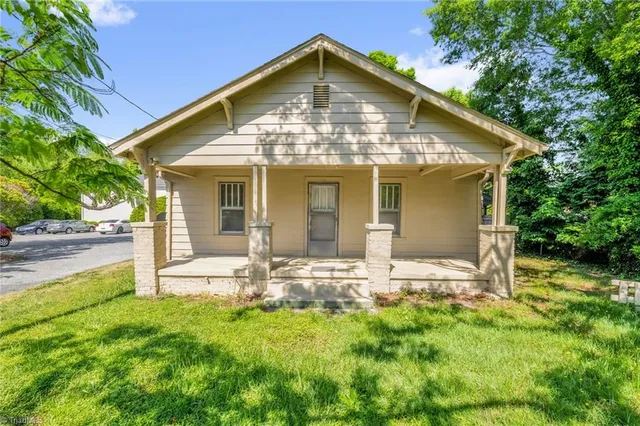 $1,350 | 1821 Johnson Street, High Point, NC 27262