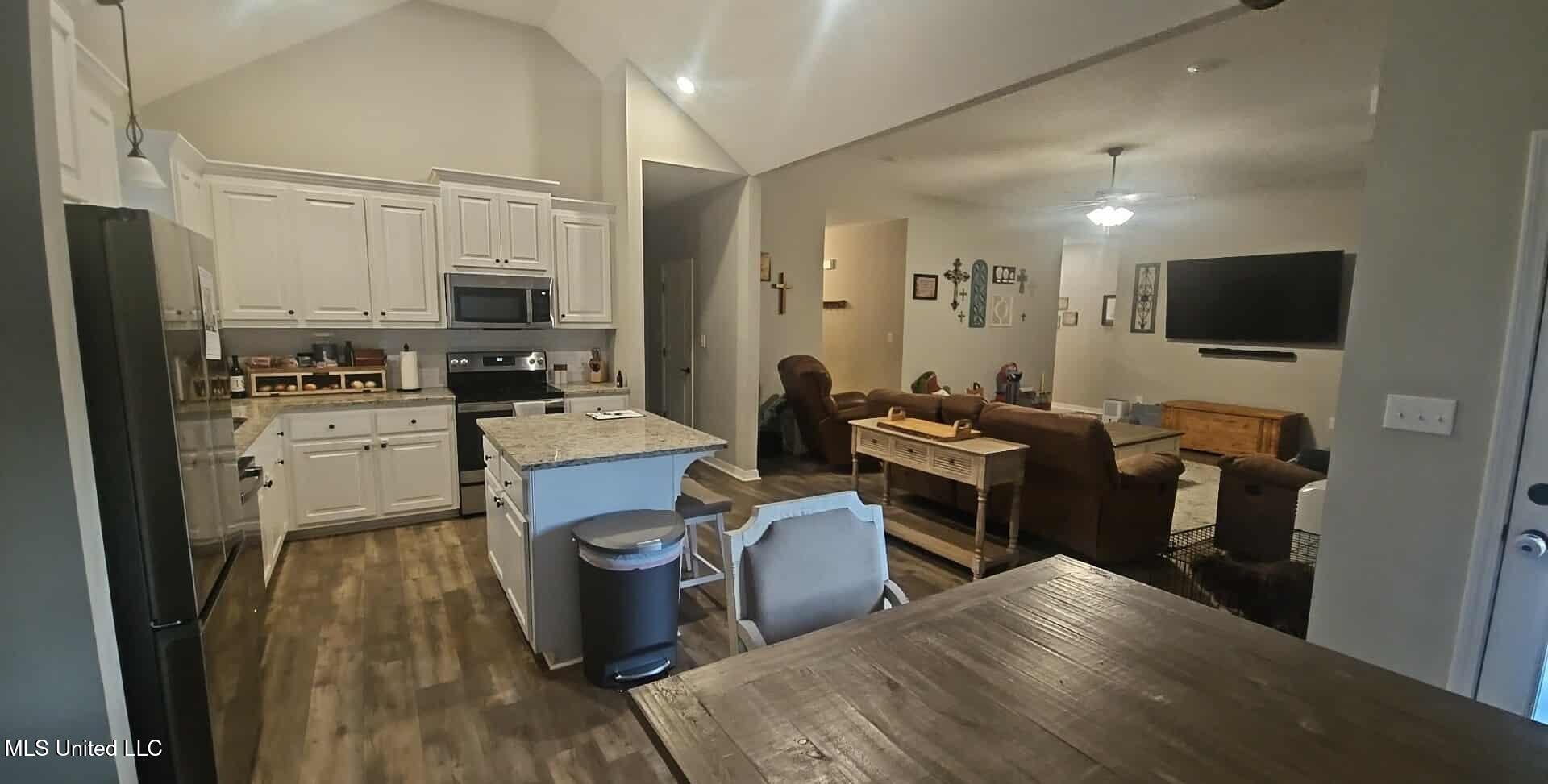 15 South Town Lane Purvis, MS 39475 - Photo 12 of 26 566518030_1442420403522627_6855635176877