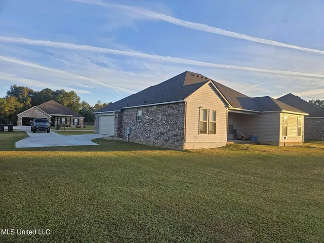 $284,000 | 15 South Town Lane, Purvis, MS 39475
