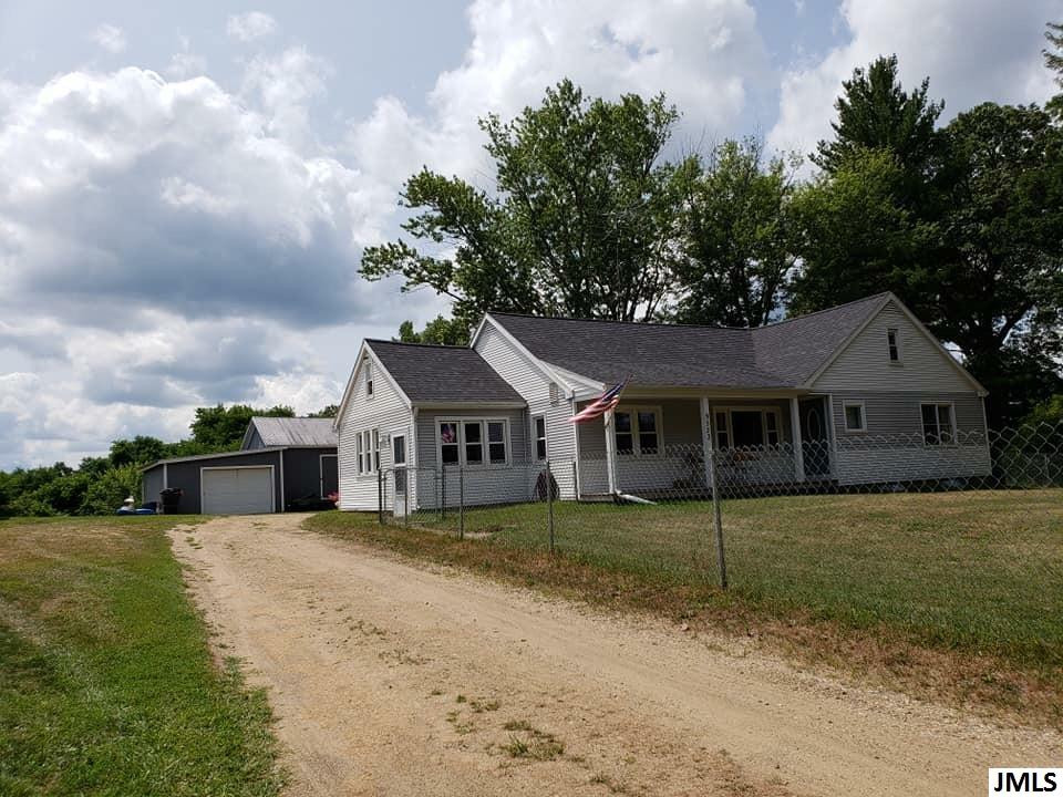 9523 Gordon Road Parma, MI 49269 - Photo 1 of 17 Photo 1