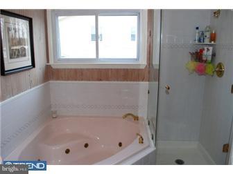 21 Argyle Road Newark, DE 19713 - Photo 8 of 11 Bathroom
