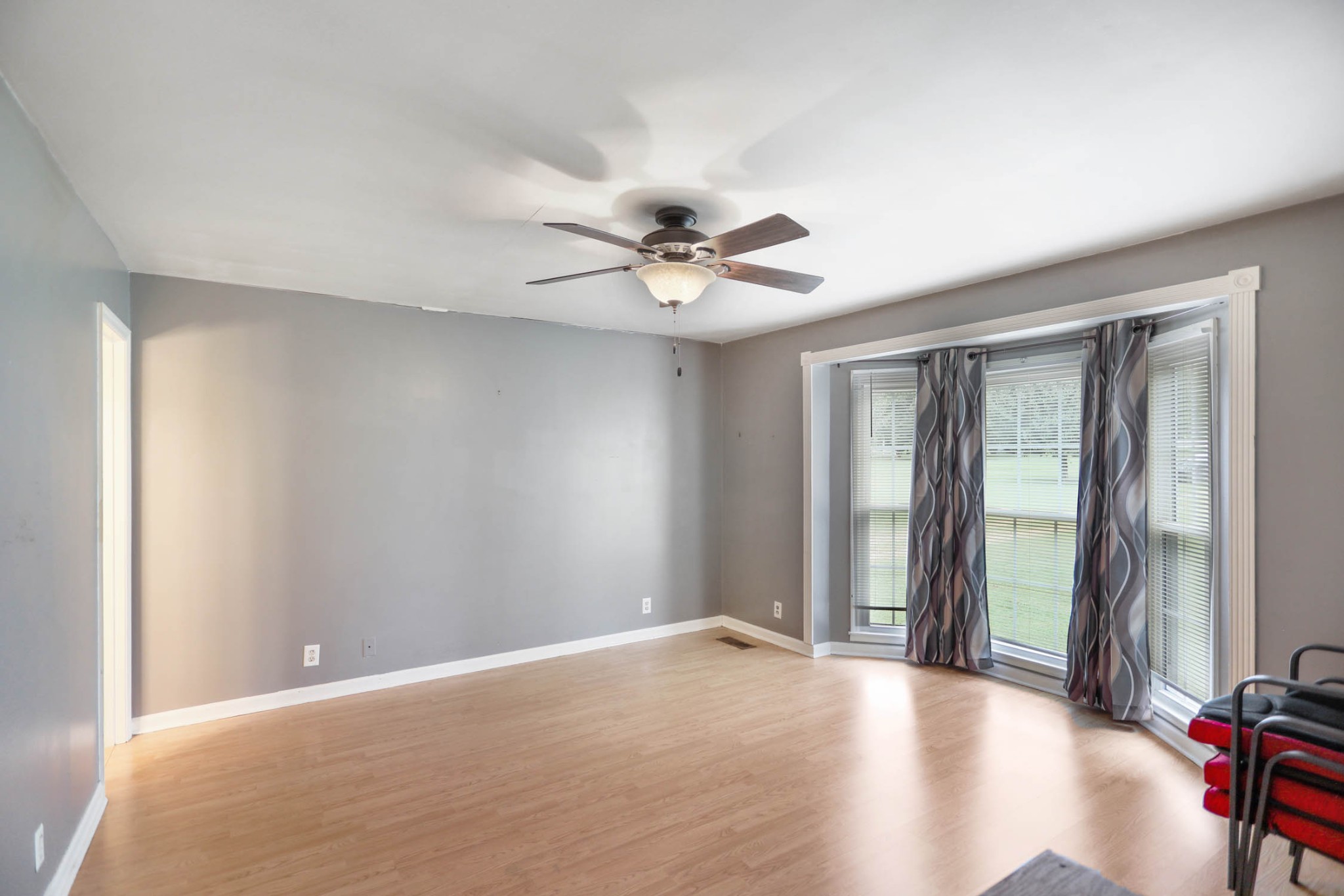 4971 Hyde Road Springfield, TN 37172 - Photo 12 of 36 a view of an empty room with a window