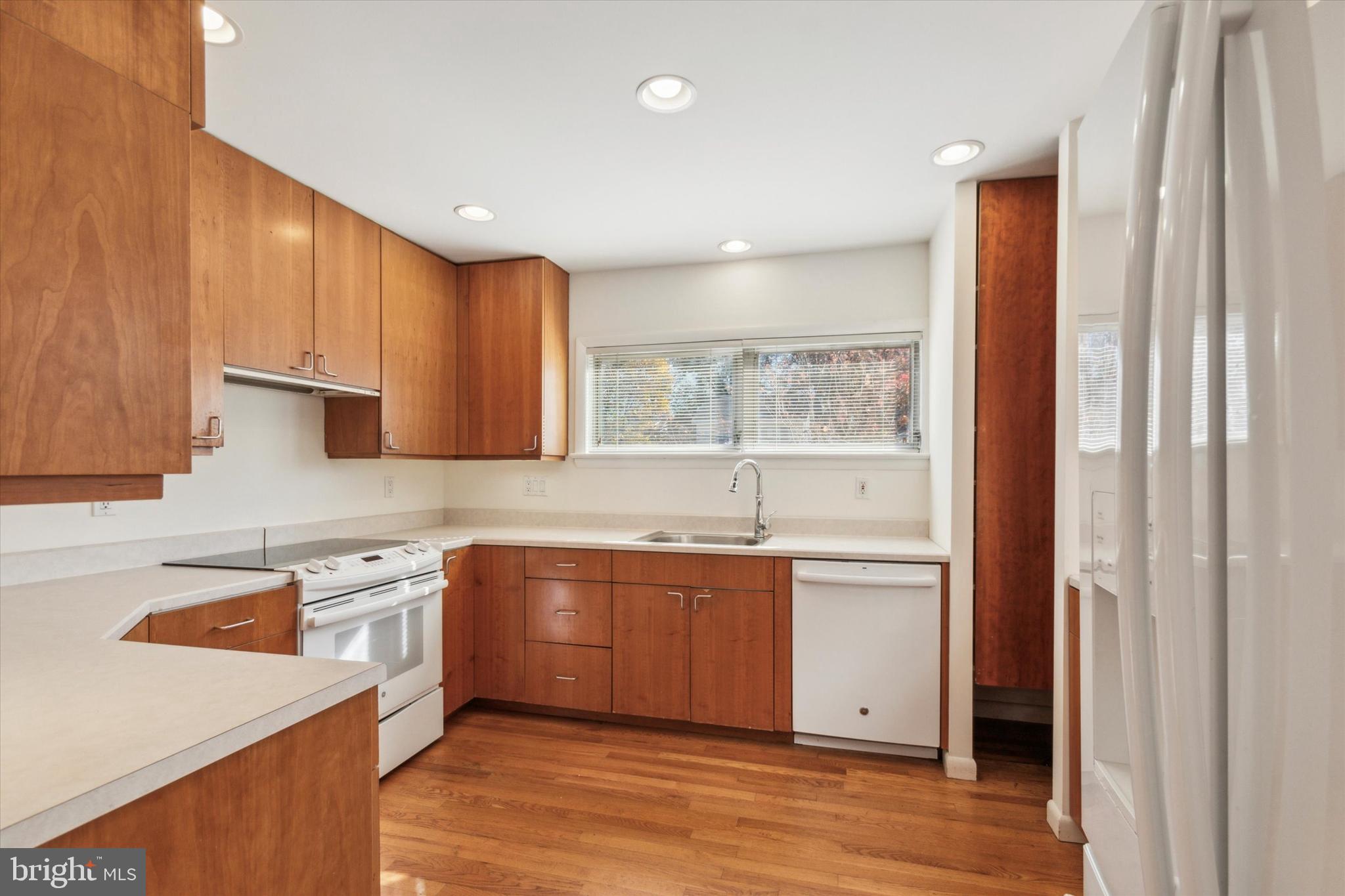 864 Beechwood Road Havertown, PA 19083 - Photo 11 of 28 Kitchen