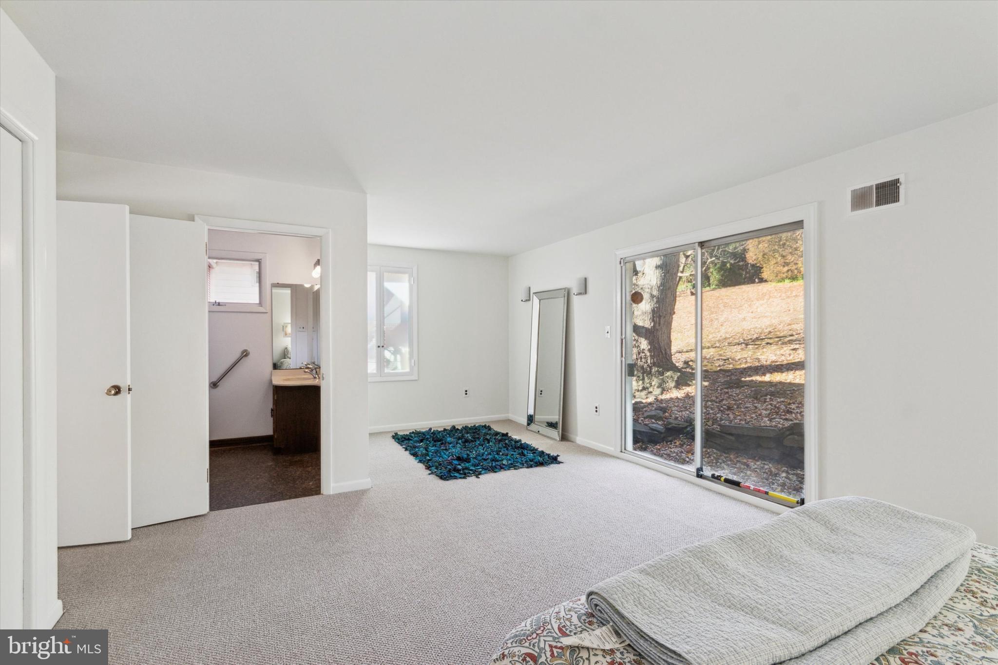 864 Beechwood Road Havertown, PA 19083 - Photo 18 of 28 Sitting area of primary BR with Ensuite Bathroom
