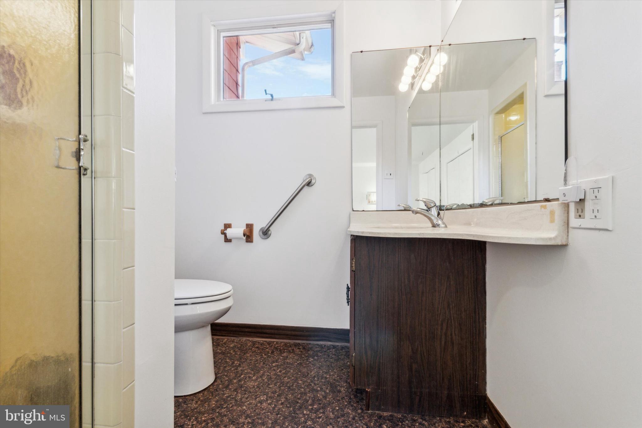 864 Beechwood Road Havertown, PA 19083 - Photo 19 of 28 Ensuite Bathroom