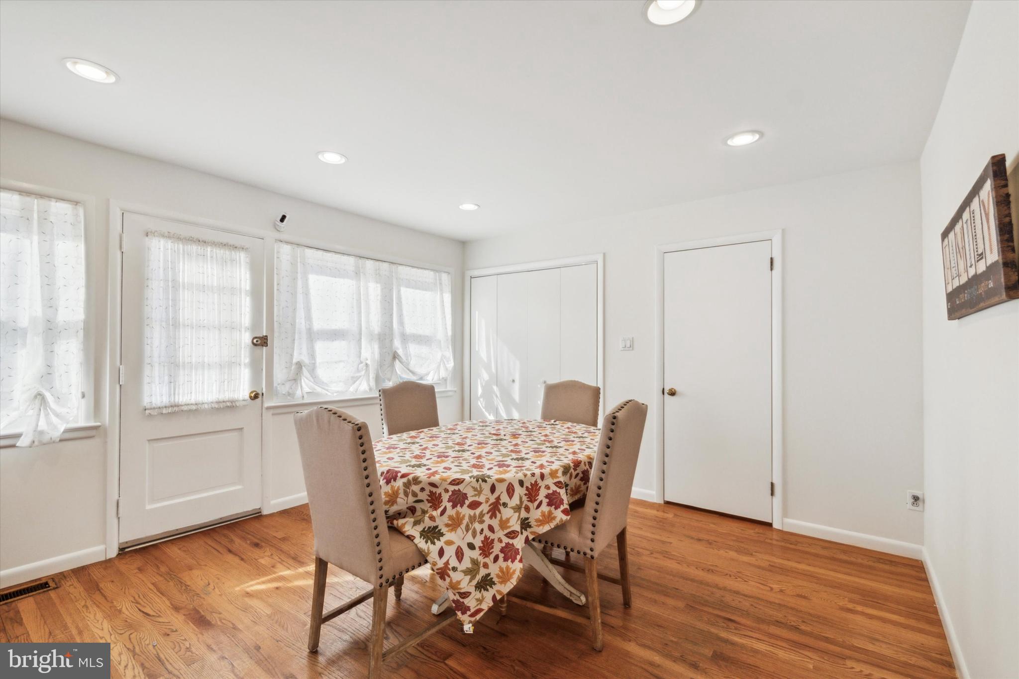 864 Beechwood Road Havertown, PA 19083 - Photo 8 of 28 Dining Room