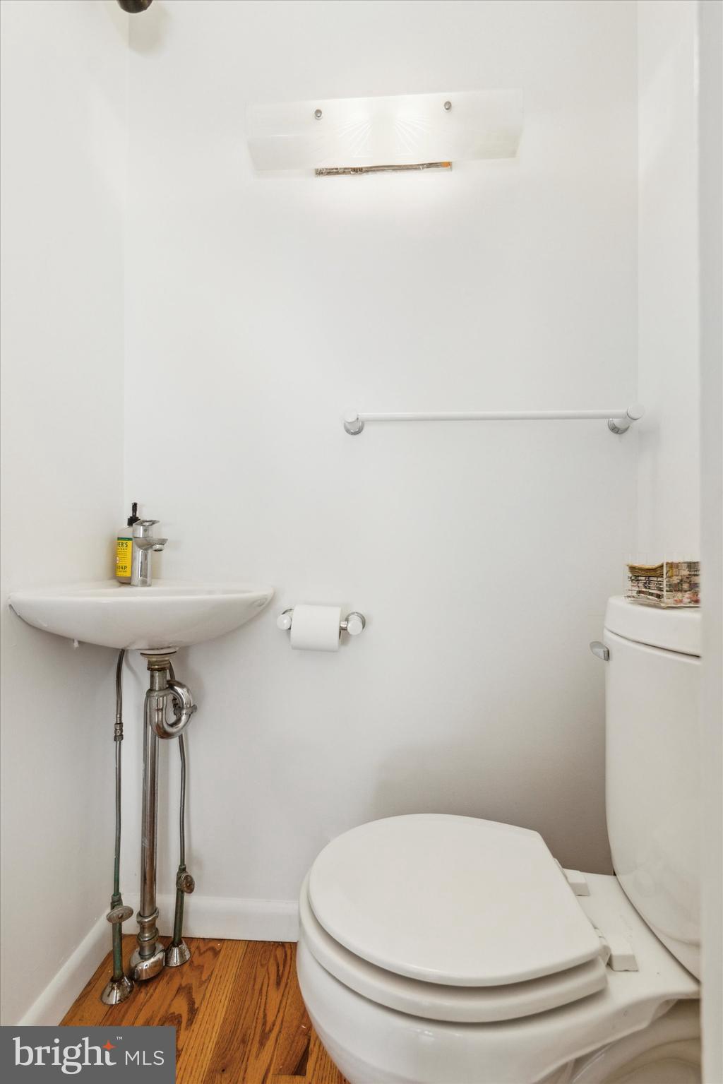 864 Beechwood Road Havertown, PA 19083 - Photo 10 of 28 Main Floor Powder Room