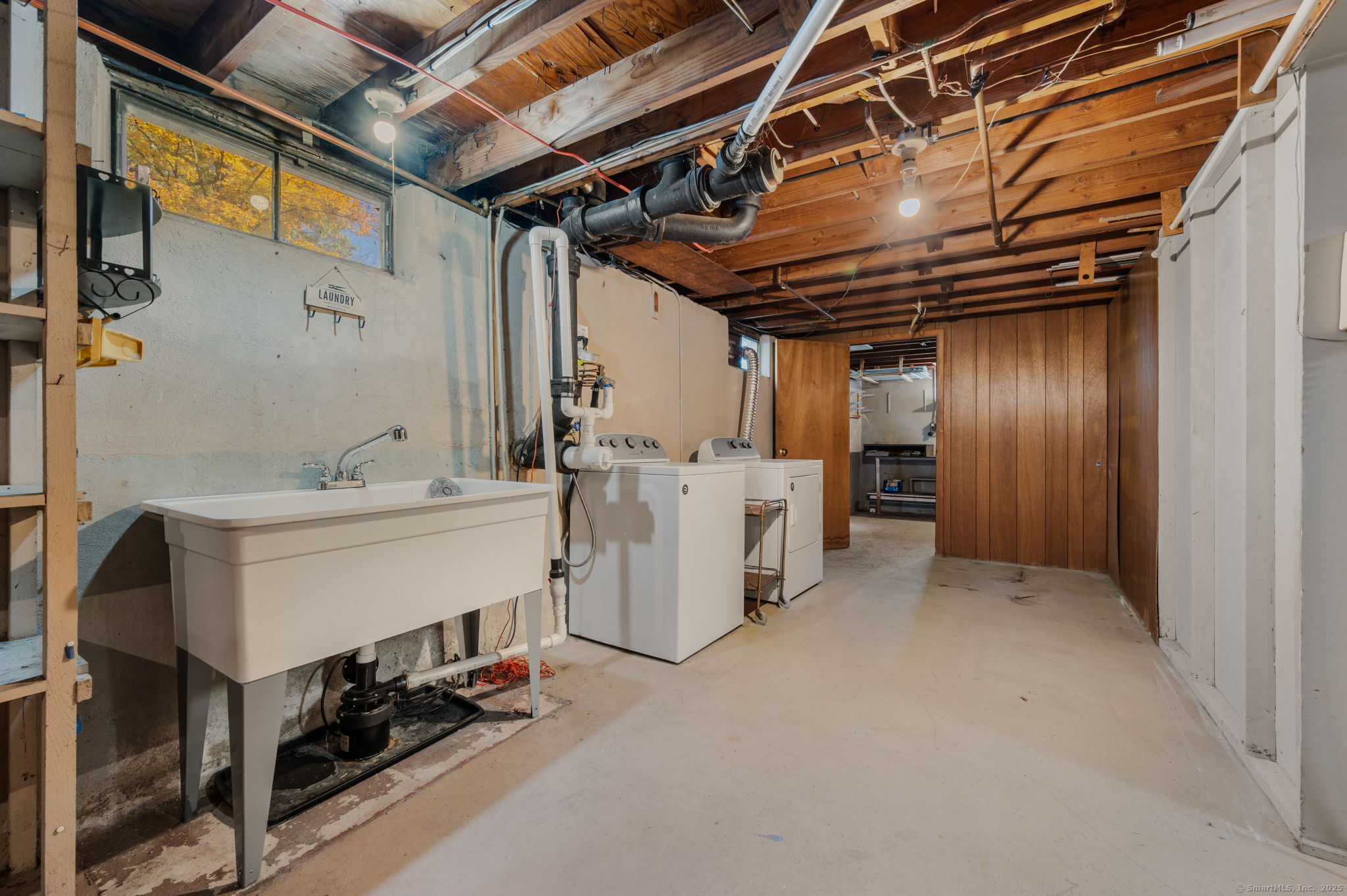 84 Camp Street Middletown, CT 06457 - Photo 22 of 36 a utility room with dryer and washer