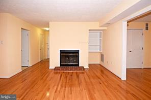 10085 Oakton Terrace Road Oakton, VA 22124 - Photo 4 of 30