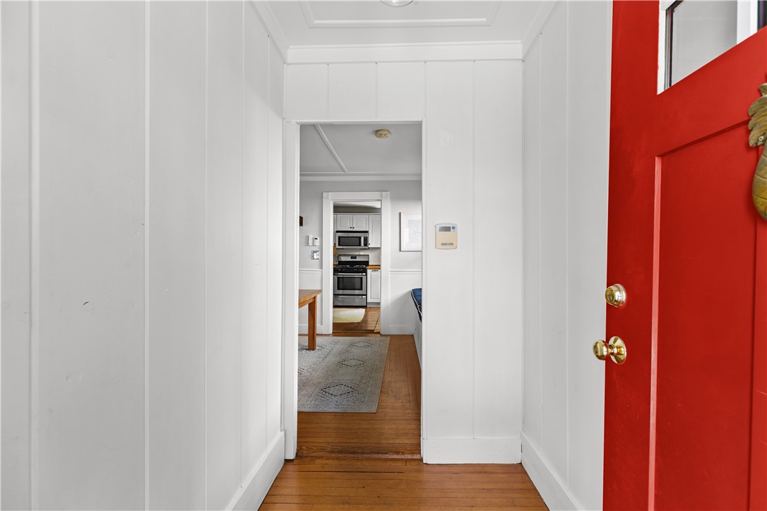 35 Pope Street Newport, RI 02840 - Photo 2 of 29