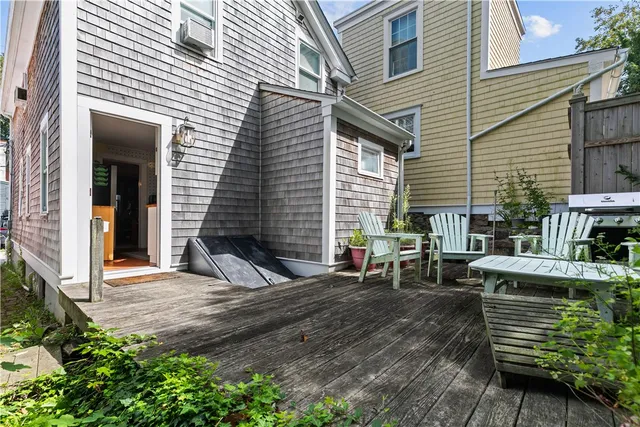 $2,850 | 35 Pope Street, Newport, RI 02840