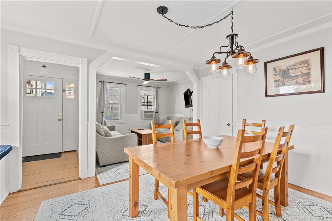 35 Pope Street Newport, RI 02840 - Photo 4 of 29