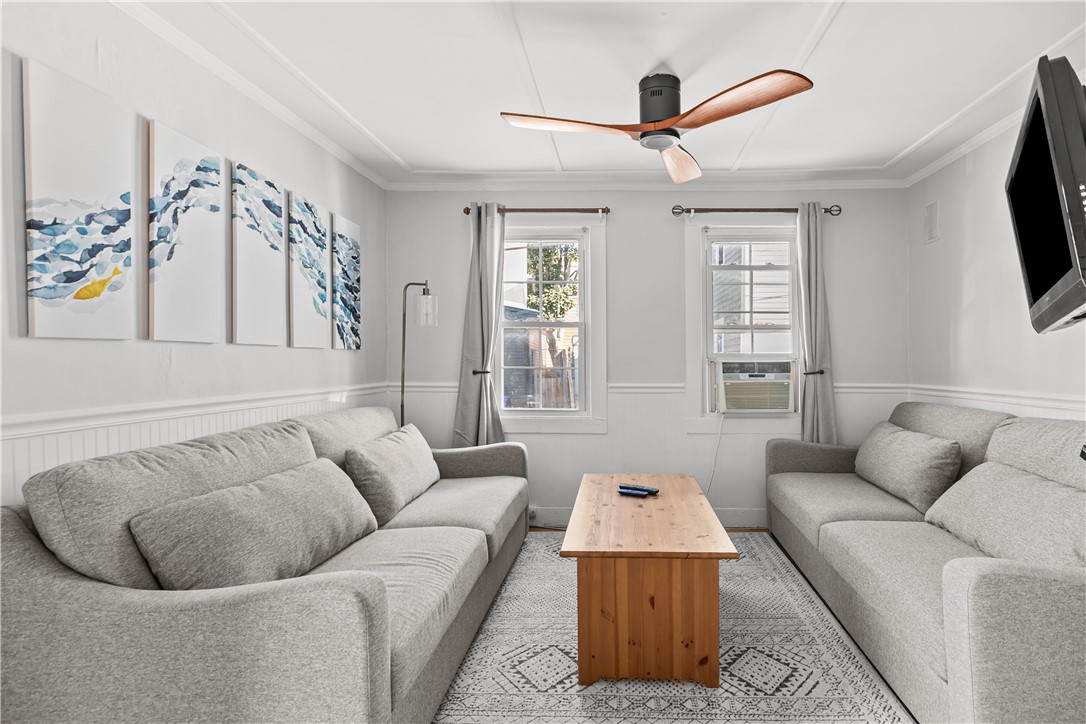 35 Pope Street Newport, RI 02840 - Photo 5 of 29