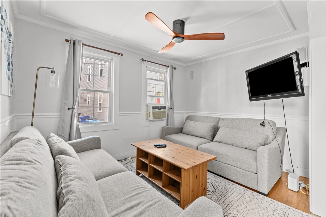 35 Pope Street Newport, RI 02840 - Photo 6 of 29