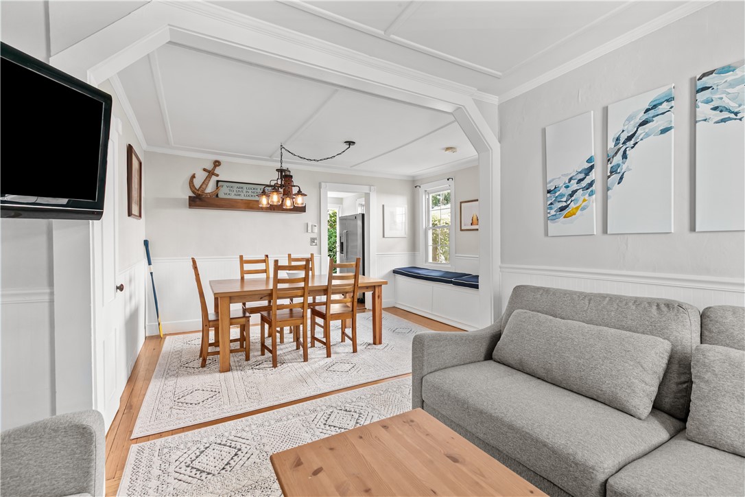 35 Pope Street Newport, RI 02840 - Photo 7 of 29