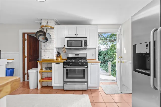 $2,850 | 35 Pope Street, Newport, RI 02840