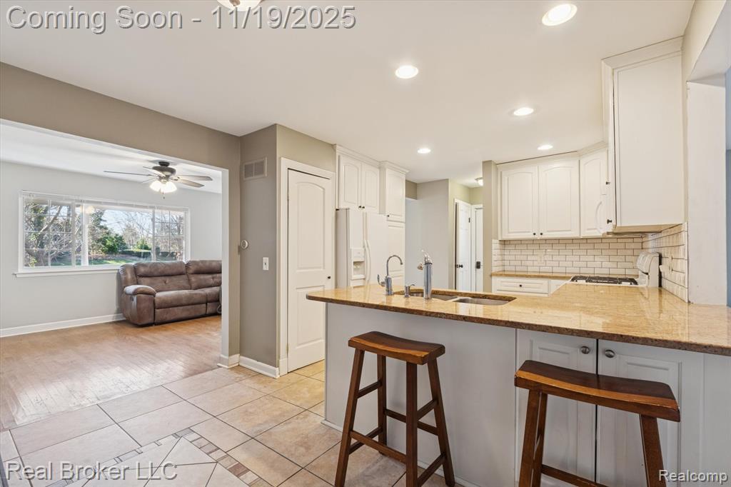 9665 Hilton Road Brighton, MI 48114 - Photo 7 of 50