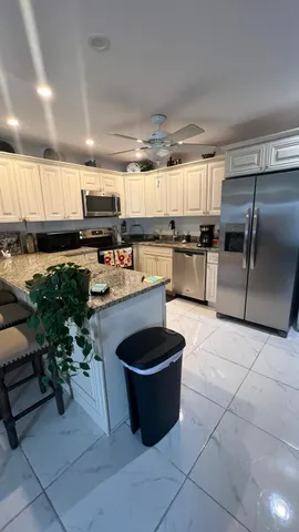 $1,450 | 42 Sussex B, Unit B, West Palm Beach, FL 33417