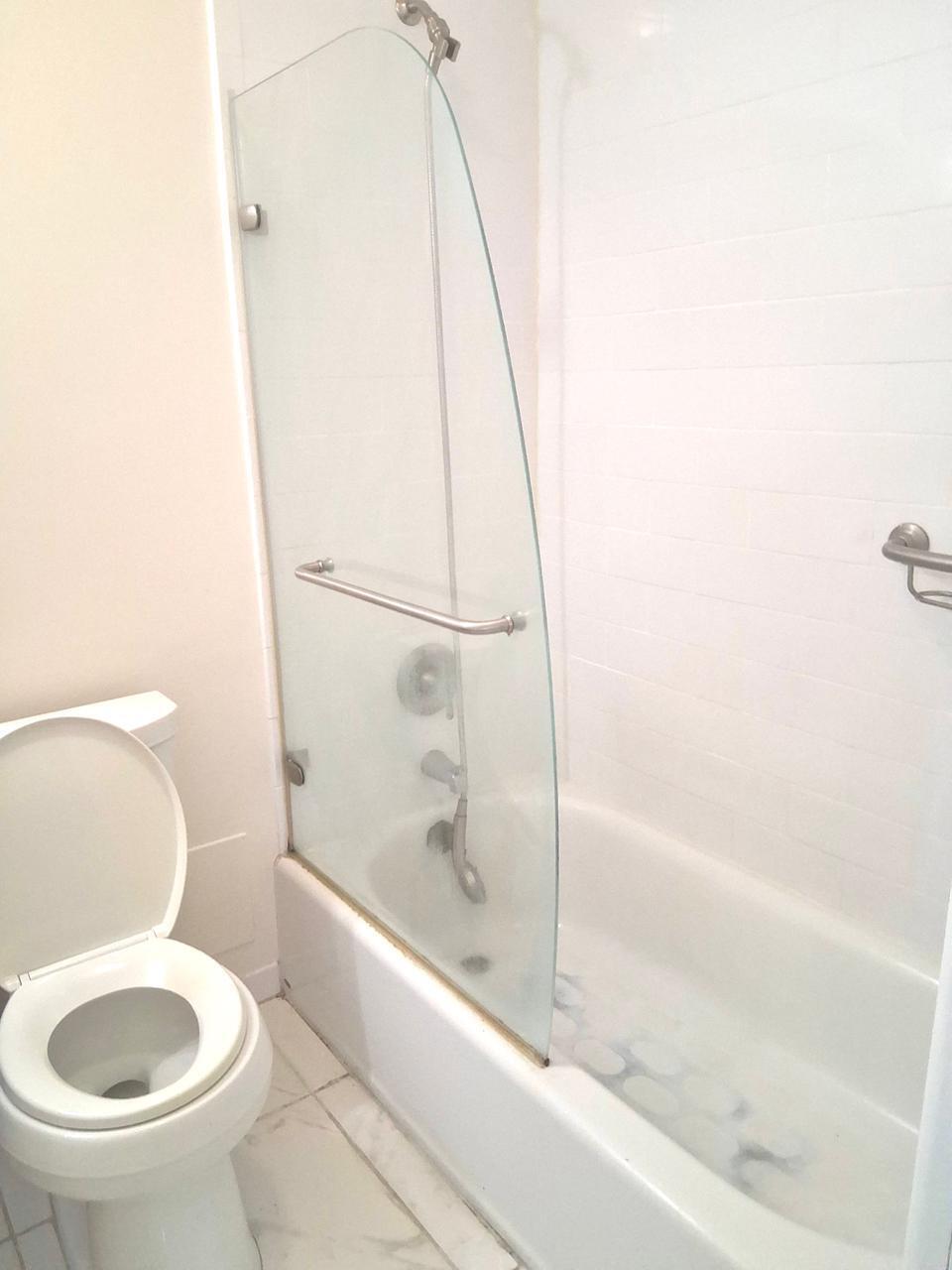 42 Sussex B, Unit B West Palm Beach, FL 33417 - Photo 4 of 7 WhatsApp Image 2025-09-01 at 09.04.44