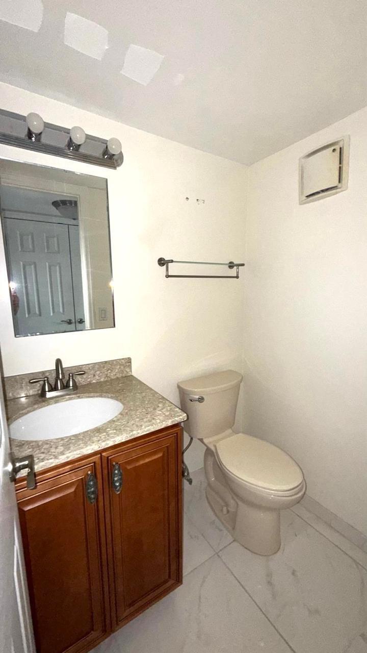 42 Sussex B, Unit B West Palm Beach, FL 33417 - Photo 6 of 7 WhatsApp Image 2025-08-19 at 10.12.28 PM