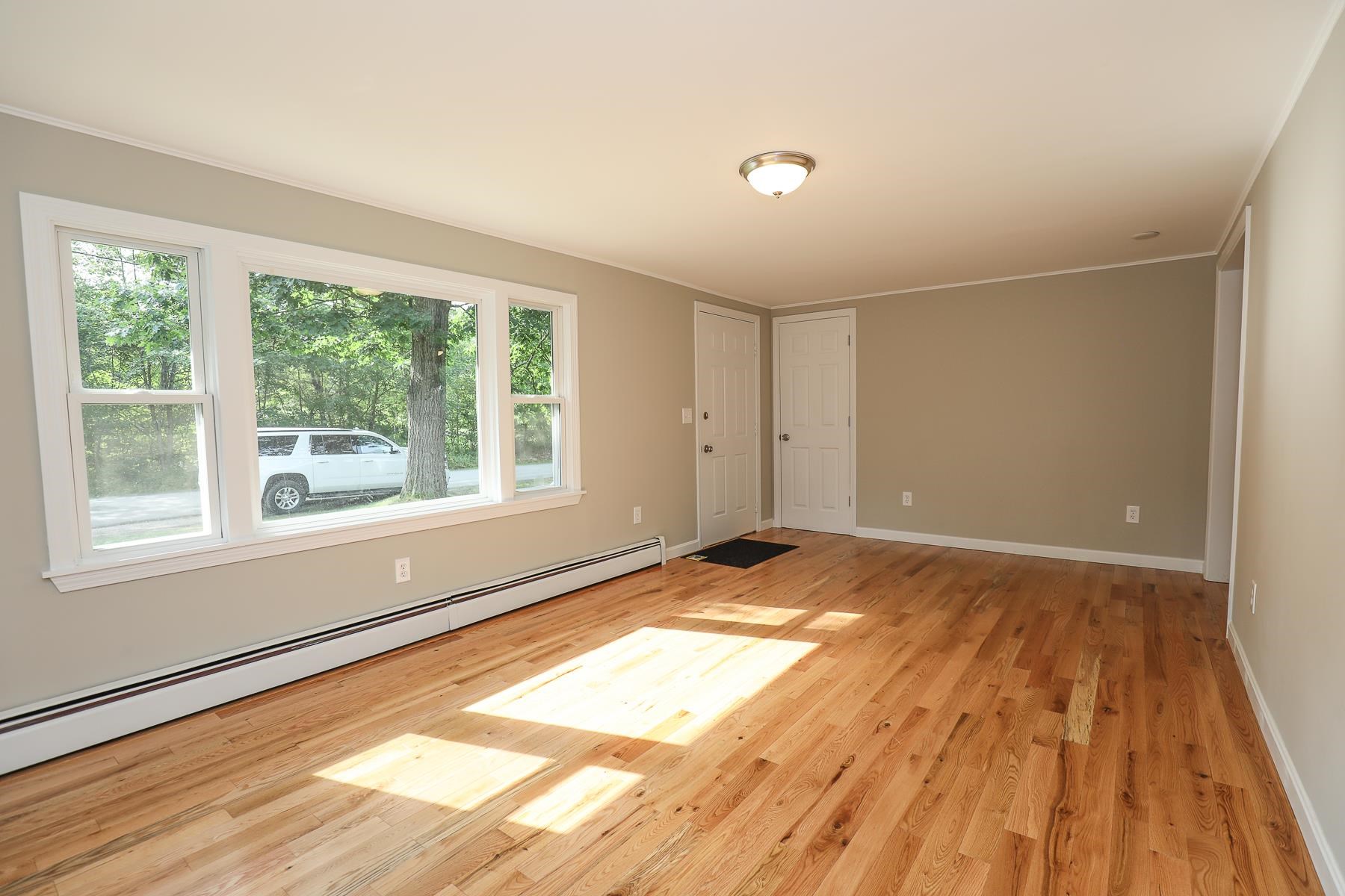 92 Old Chester Road Derry, NH 03038 - Photo 12 of 27