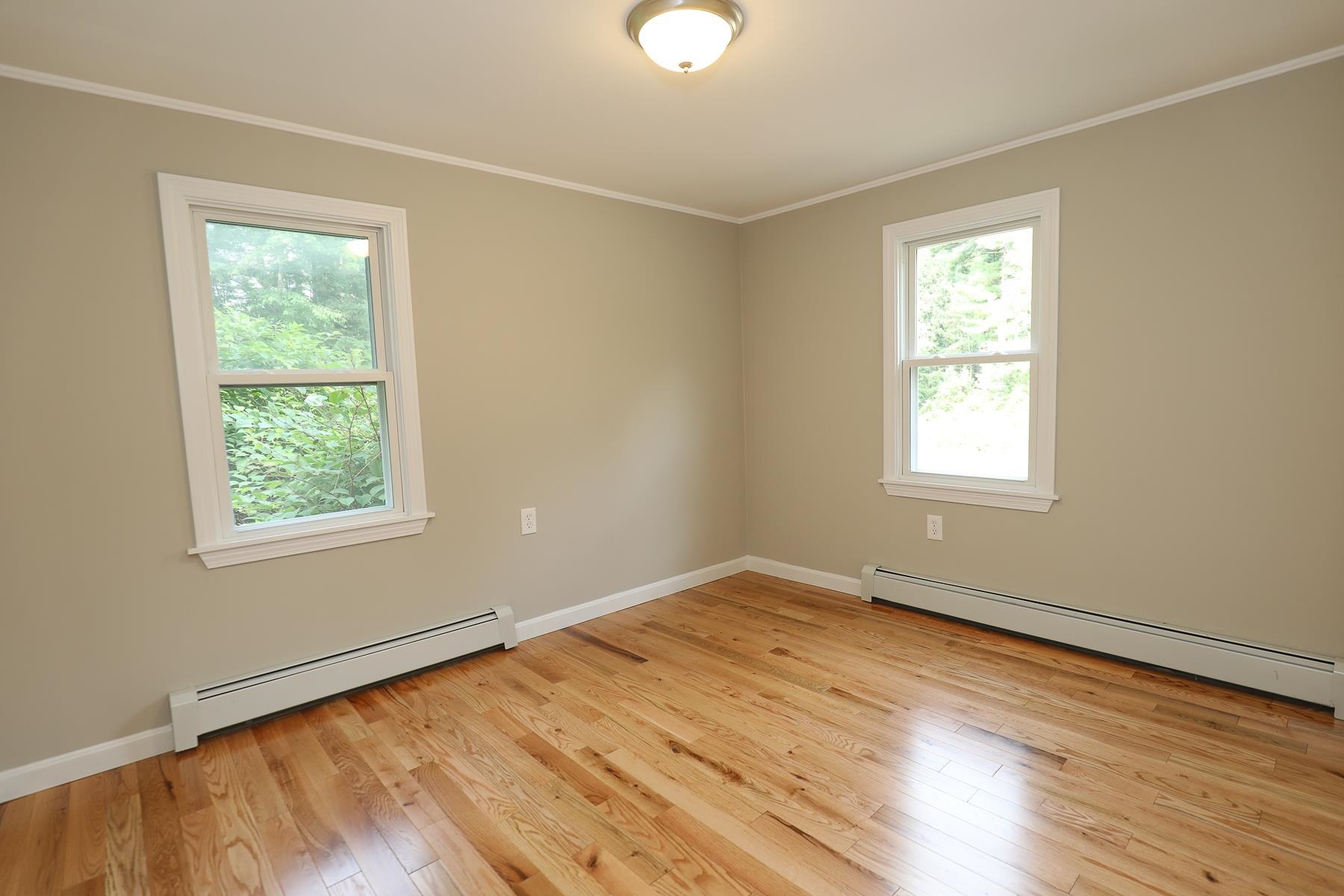 92 Old Chester Road Derry, NH 03038 - Photo 20 of 27