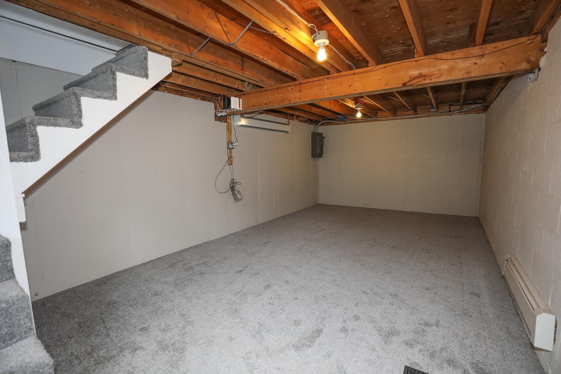 92 Old Chester Road Derry, NH 03038 - Photo 23 of 27