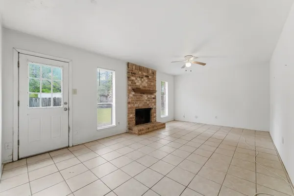 $199,999 | 6914 Ten Curves Road, Spring, TX 77379