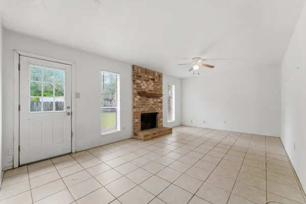 $199,999 | 6914 Ten Curves Road, Spring, TX 77379