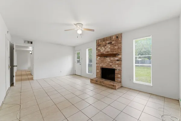 $199,999 | 6914 Ten Curves Road, Spring, TX 77379